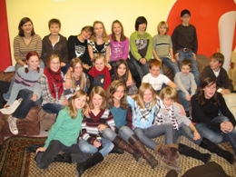 SchülerInnen der UMV im Nov. 2007 mit ihren 
BetreuerInnen